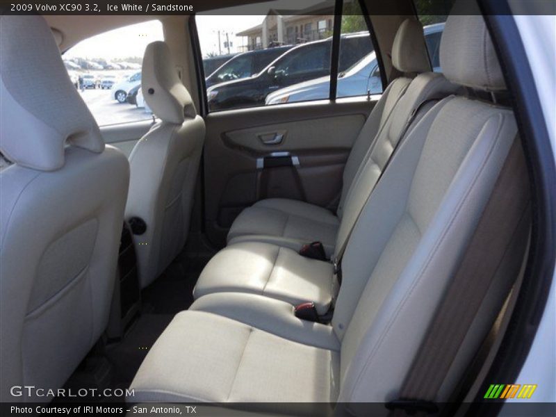 Ice White / Sandstone 2009 Volvo XC90 3.2