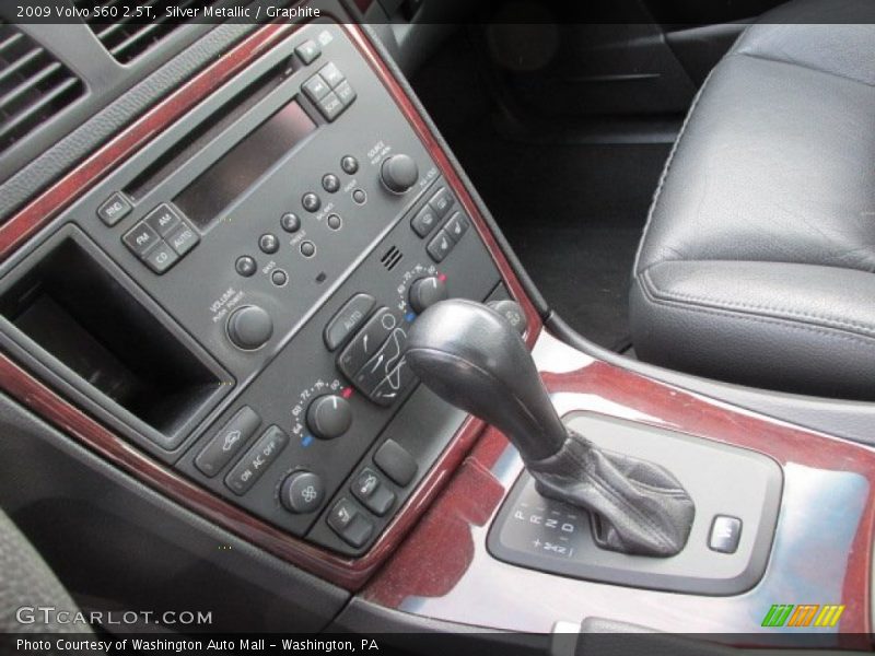 Silver Metallic / Graphite 2009 Volvo S60 2.5T