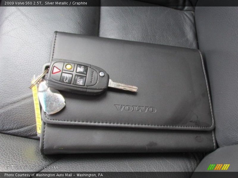 Silver Metallic / Graphite 2009 Volvo S60 2.5T
