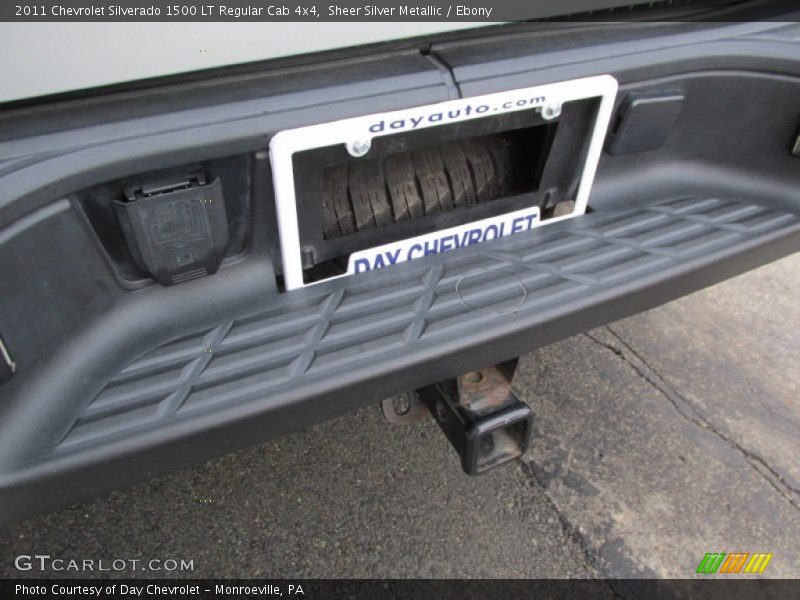 Sheer Silver Metallic / Ebony 2011 Chevrolet Silverado 1500 LT Regular Cab 4x4