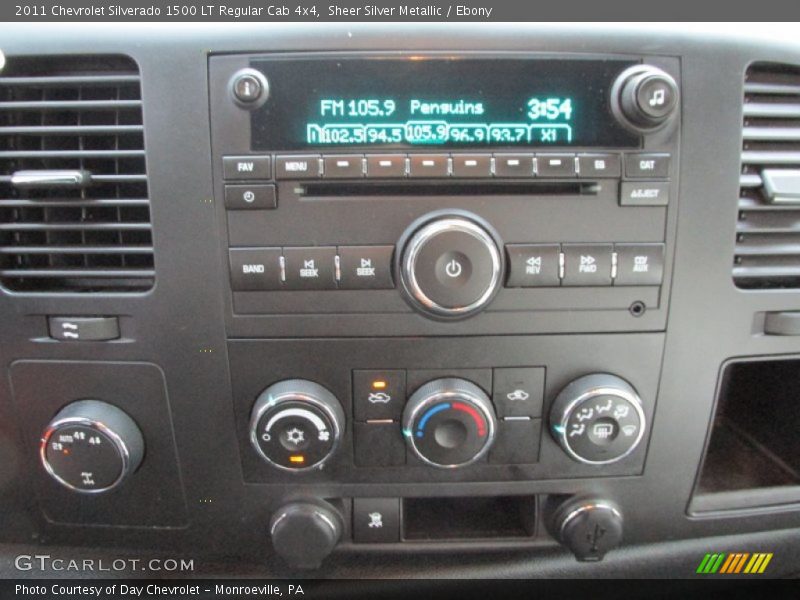 Sheer Silver Metallic / Ebony 2011 Chevrolet Silverado 1500 LT Regular Cab 4x4