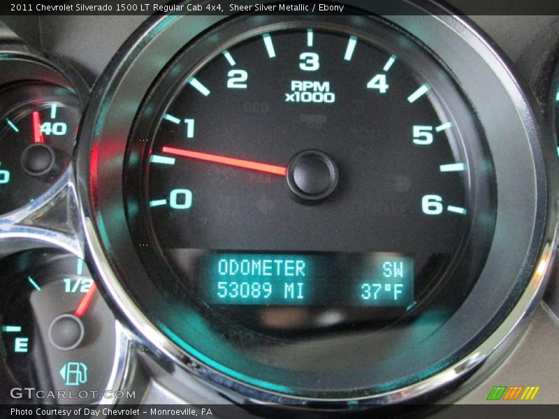 Sheer Silver Metallic / Ebony 2011 Chevrolet Silverado 1500 LT Regular Cab 4x4