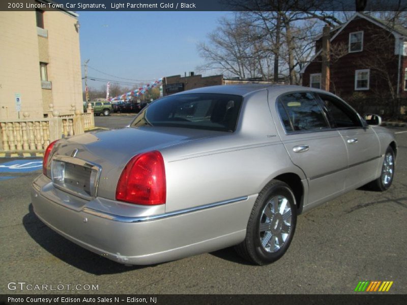 Light Parchment Gold / Black 2003 Lincoln Town Car Signature
