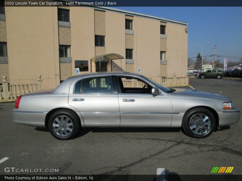 Light Parchment Gold / Black 2003 Lincoln Town Car Signature