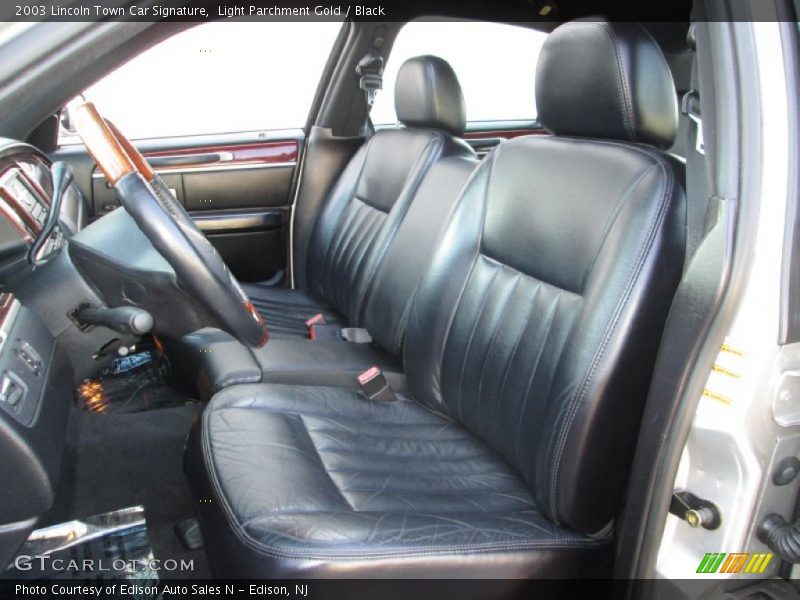 Light Parchment Gold / Black 2003 Lincoln Town Car Signature