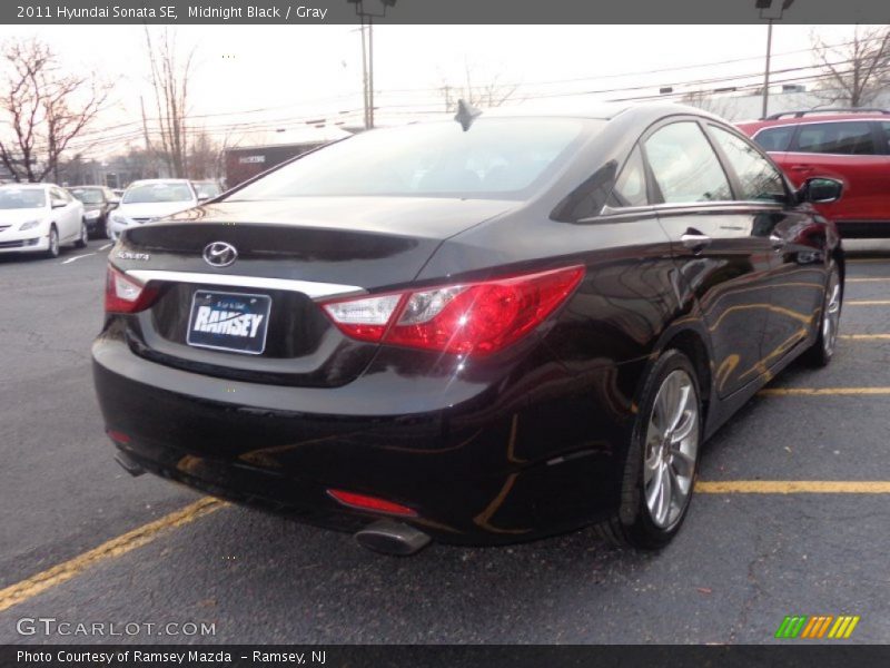 Midnight Black / Gray 2011 Hyundai Sonata SE