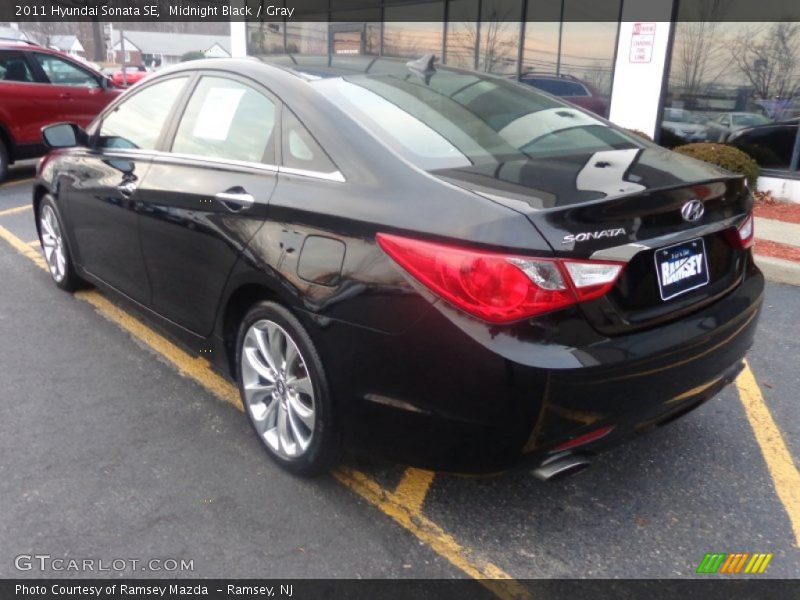 Midnight Black / Gray 2011 Hyundai Sonata SE