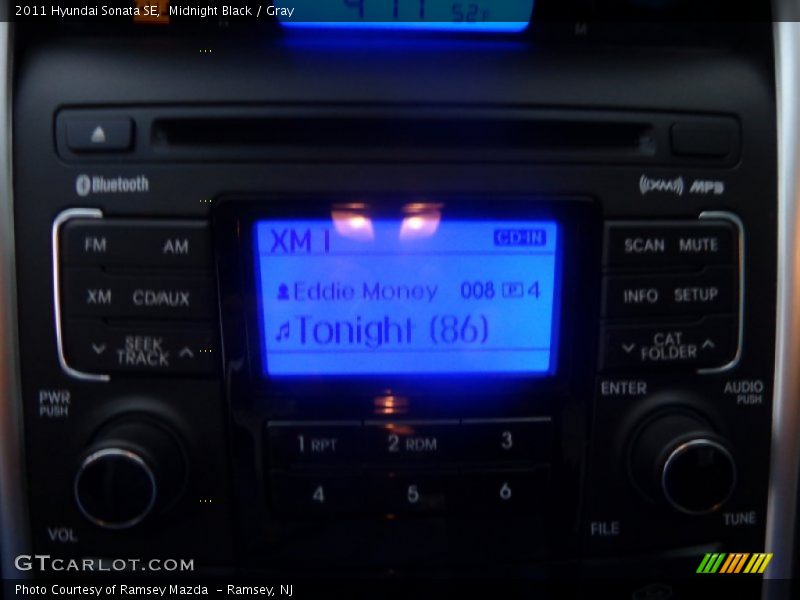 Midnight Black / Gray 2011 Hyundai Sonata SE