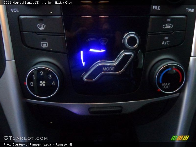 Midnight Black / Gray 2011 Hyundai Sonata SE