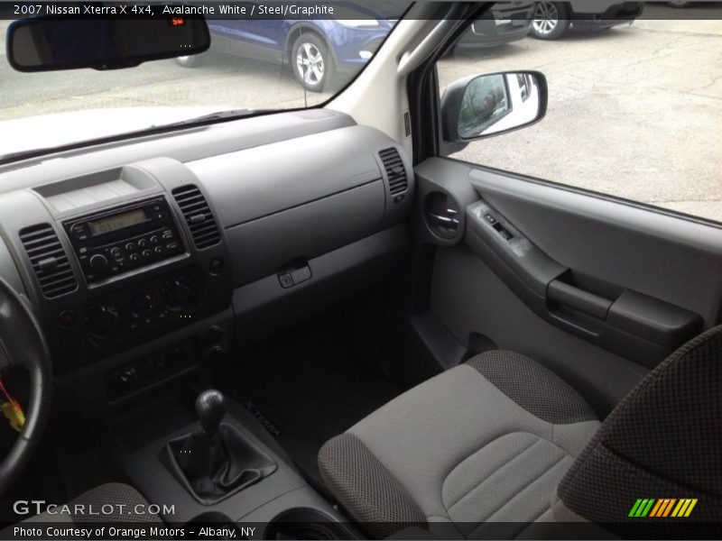 Avalanche White / Steel/Graphite 2007 Nissan Xterra X 4x4