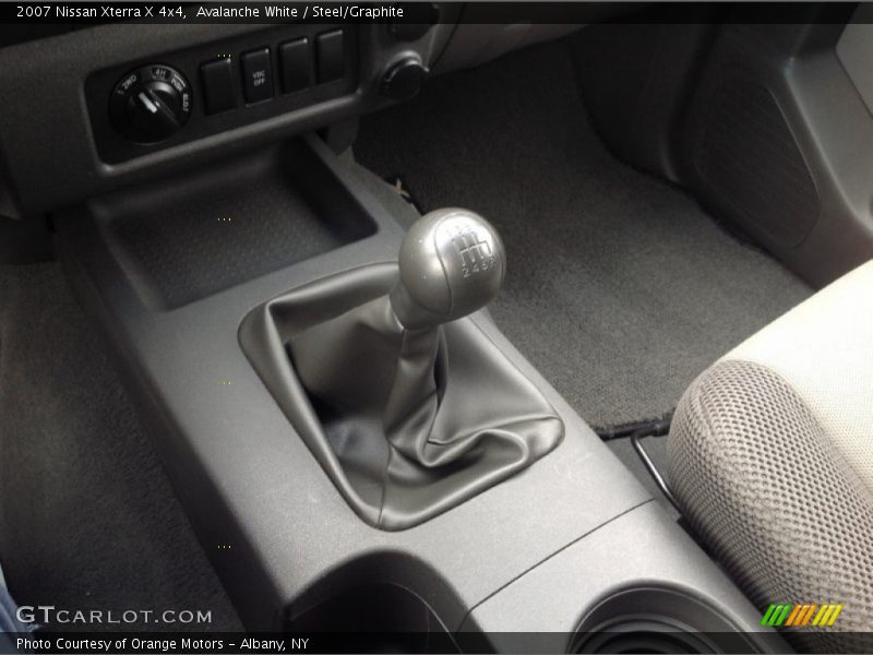 Avalanche White / Steel/Graphite 2007 Nissan Xterra X 4x4