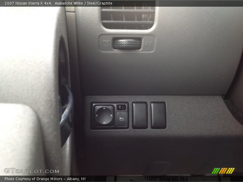 Avalanche White / Steel/Graphite 2007 Nissan Xterra X 4x4