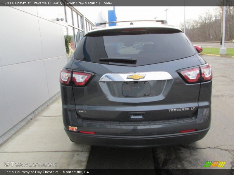 Cyber Grey Metallic / Ebony 2014 Chevrolet Traverse LT AWD