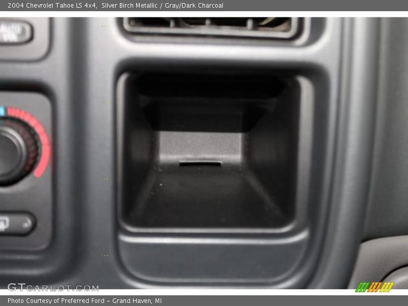 Silver Birch Metallic / Gray/Dark Charcoal 2004 Chevrolet Tahoe LS 4x4