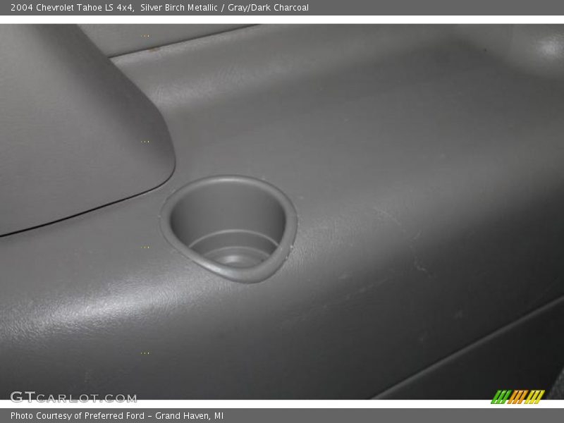 Silver Birch Metallic / Gray/Dark Charcoal 2004 Chevrolet Tahoe LS 4x4