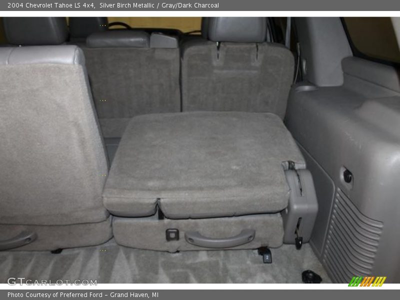 Silver Birch Metallic / Gray/Dark Charcoal 2004 Chevrolet Tahoe LS 4x4