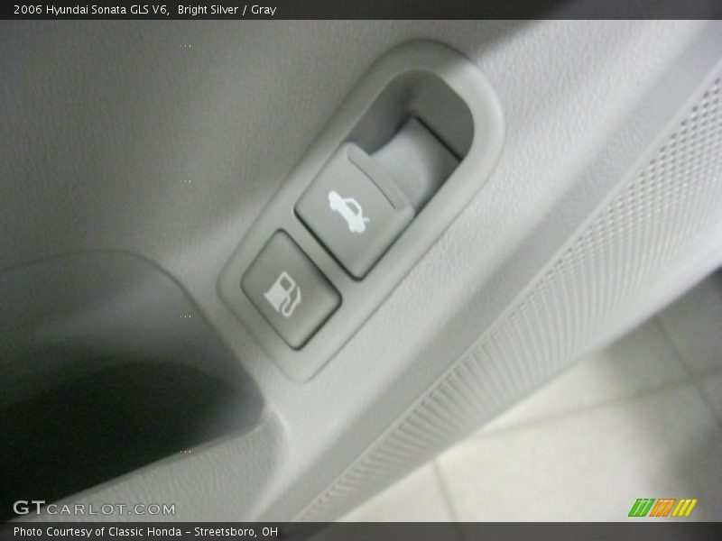 Bright Silver / Gray 2006 Hyundai Sonata GLS V6