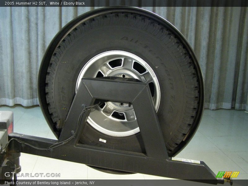 White / Ebony Black 2005 Hummer H2 SUT