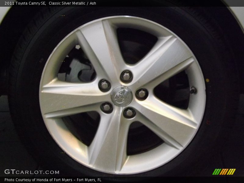 Classic Silver Metallic / Ash 2011 Toyota Camry SE