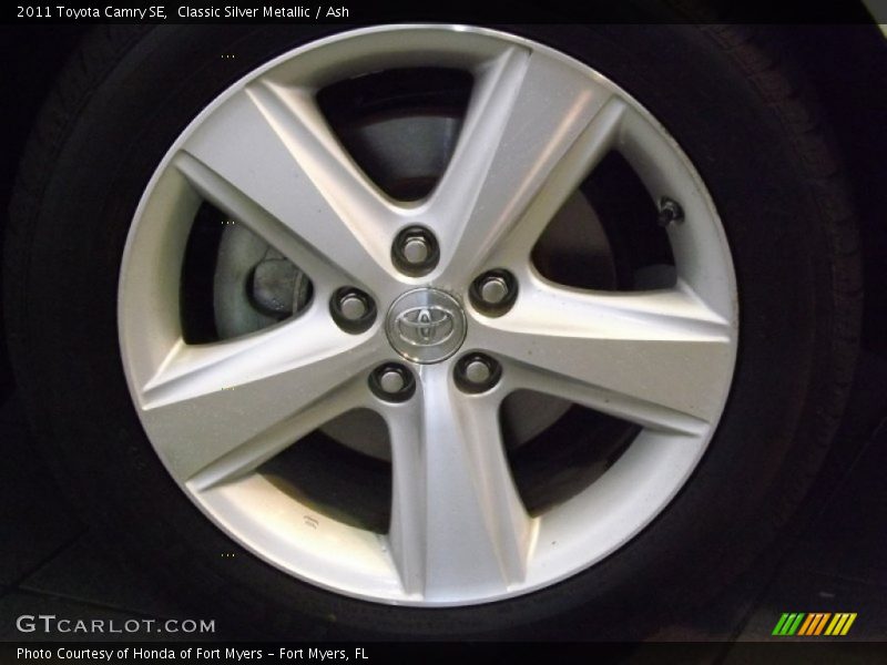Classic Silver Metallic / Ash 2011 Toyota Camry SE