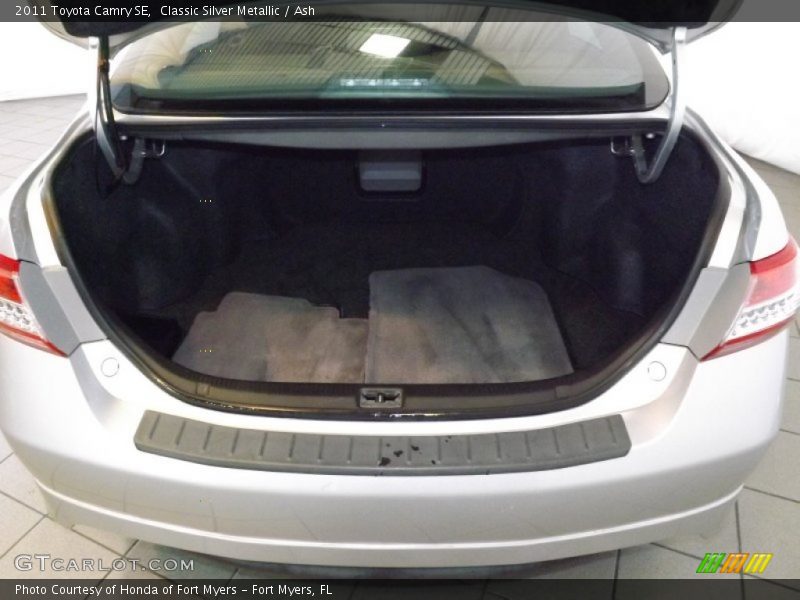 Classic Silver Metallic / Ash 2011 Toyota Camry SE
