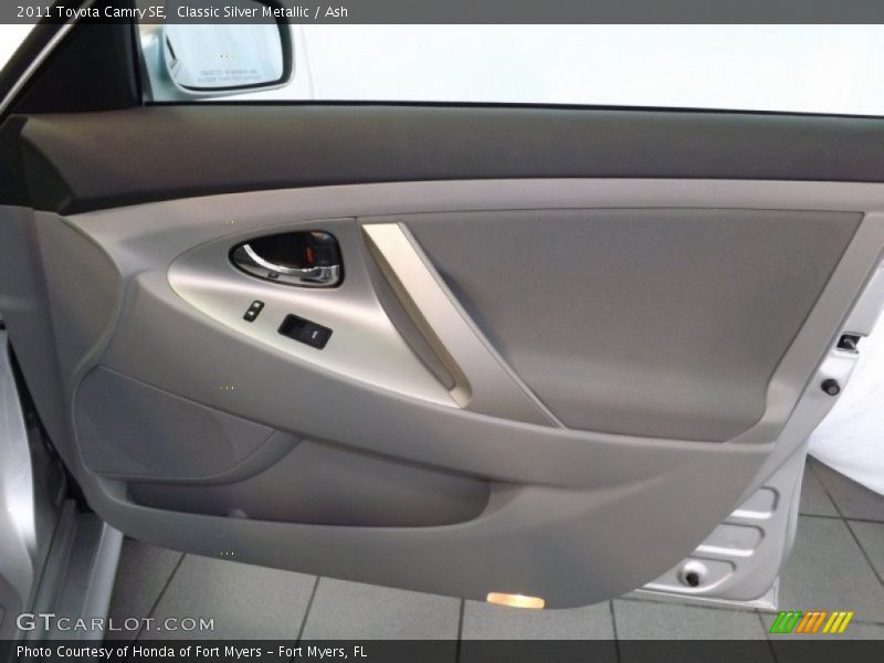 Classic Silver Metallic / Ash 2011 Toyota Camry SE
