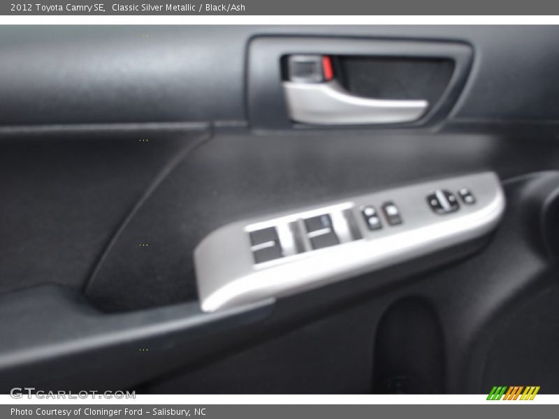 Classic Silver Metallic / Black/Ash 2012 Toyota Camry SE