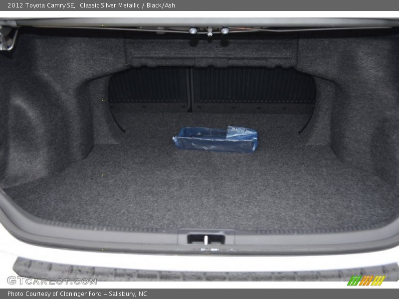 Classic Silver Metallic / Black/Ash 2012 Toyota Camry SE
