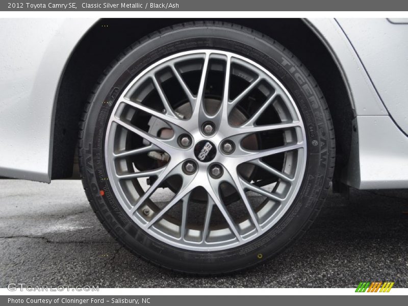 Classic Silver Metallic / Black/Ash 2012 Toyota Camry SE