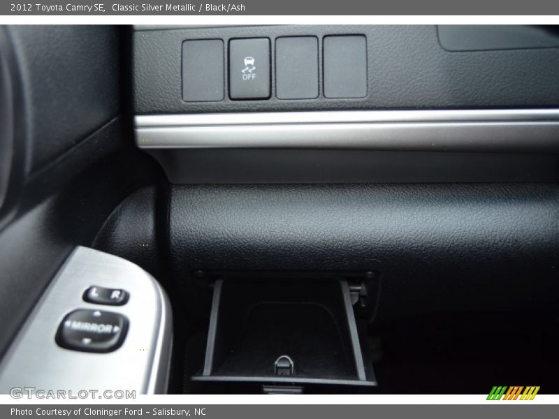 Classic Silver Metallic / Black/Ash 2012 Toyota Camry SE