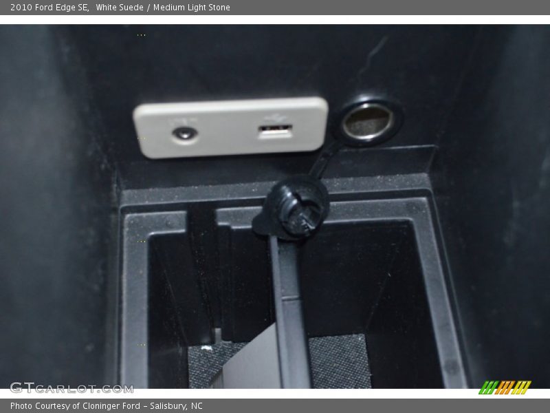 White Suede / Medium Light Stone 2010 Ford Edge SE