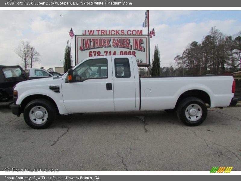 Oxford White / Medium Stone 2009 Ford F250 Super Duty XL SuperCab