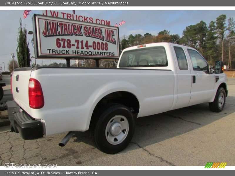 Oxford White / Medium Stone 2009 Ford F250 Super Duty XL SuperCab