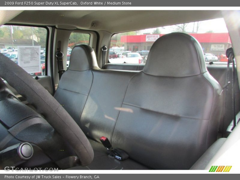 Oxford White / Medium Stone 2009 Ford F250 Super Duty XL SuperCab