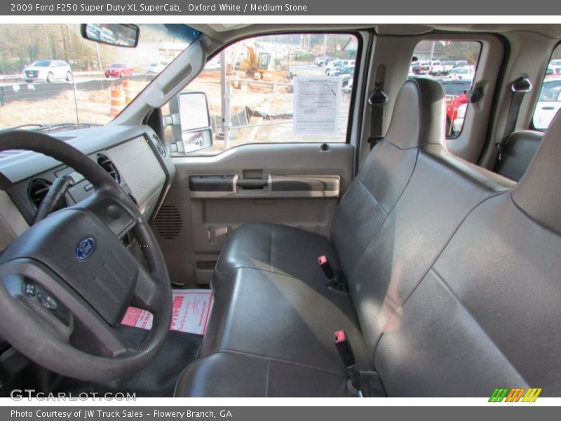 Oxford White / Medium Stone 2009 Ford F250 Super Duty XL SuperCab