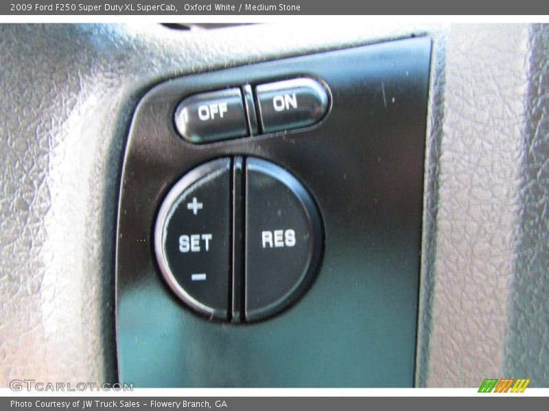Oxford White / Medium Stone 2009 Ford F250 Super Duty XL SuperCab