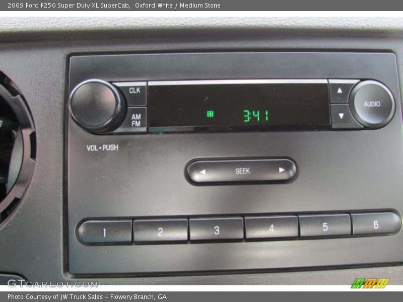 Oxford White / Medium Stone 2009 Ford F250 Super Duty XL SuperCab