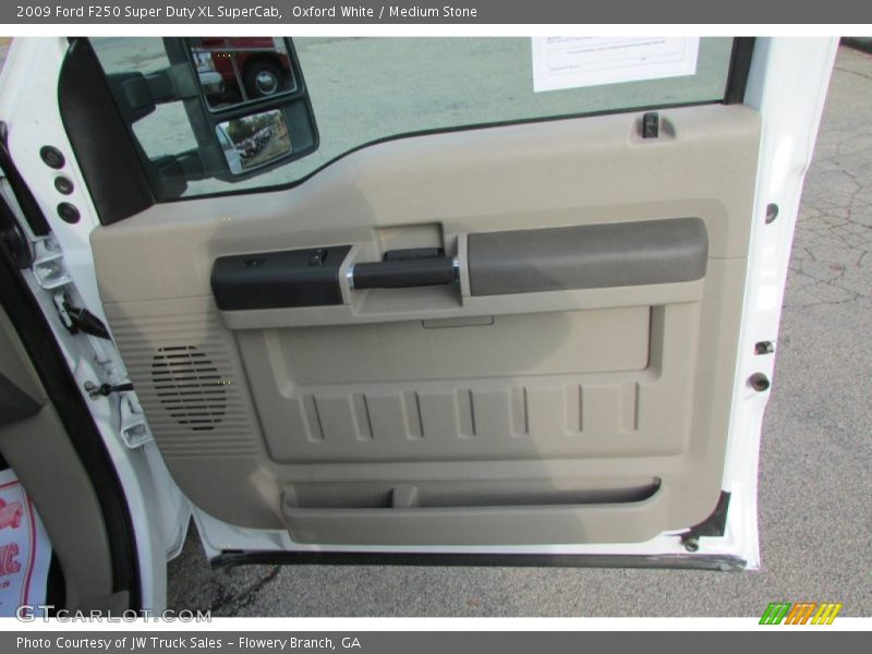 Oxford White / Medium Stone 2009 Ford F250 Super Duty XL SuperCab