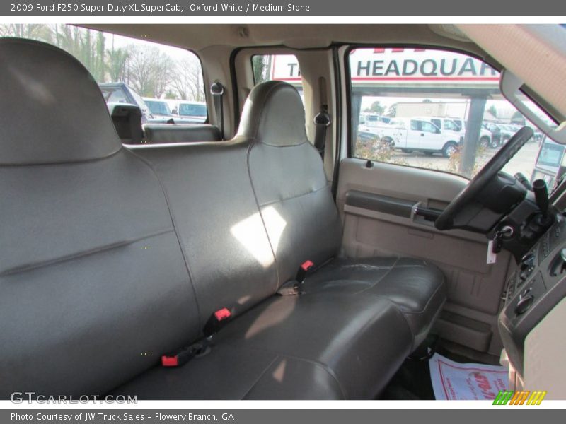 Oxford White / Medium Stone 2009 Ford F250 Super Duty XL SuperCab