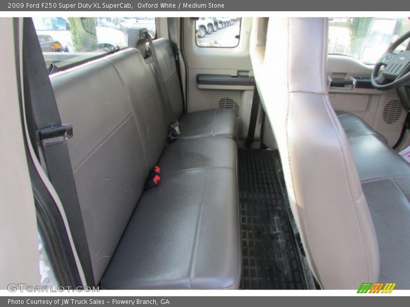 Oxford White / Medium Stone 2009 Ford F250 Super Duty XL SuperCab