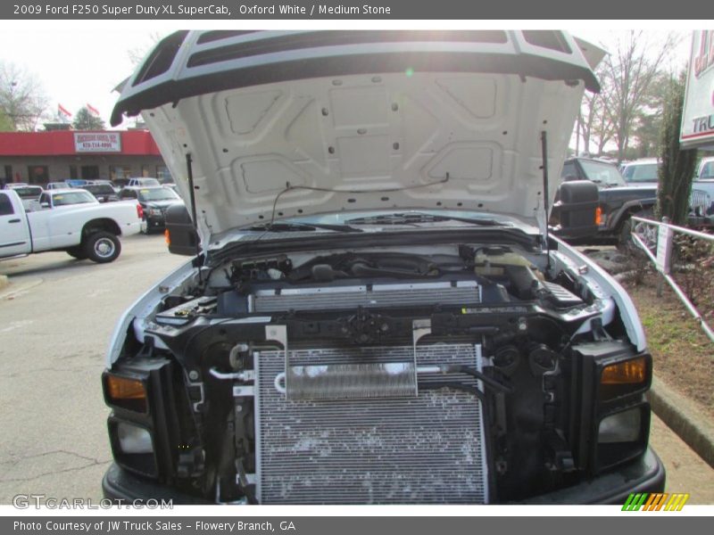 Oxford White / Medium Stone 2009 Ford F250 Super Duty XL SuperCab