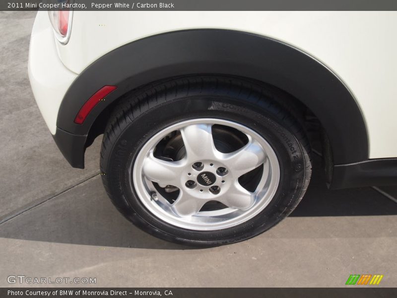 Pepper White / Carbon Black 2011 Mini Cooper Hardtop