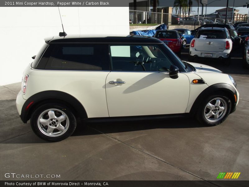 Pepper White / Carbon Black 2011 Mini Cooper Hardtop