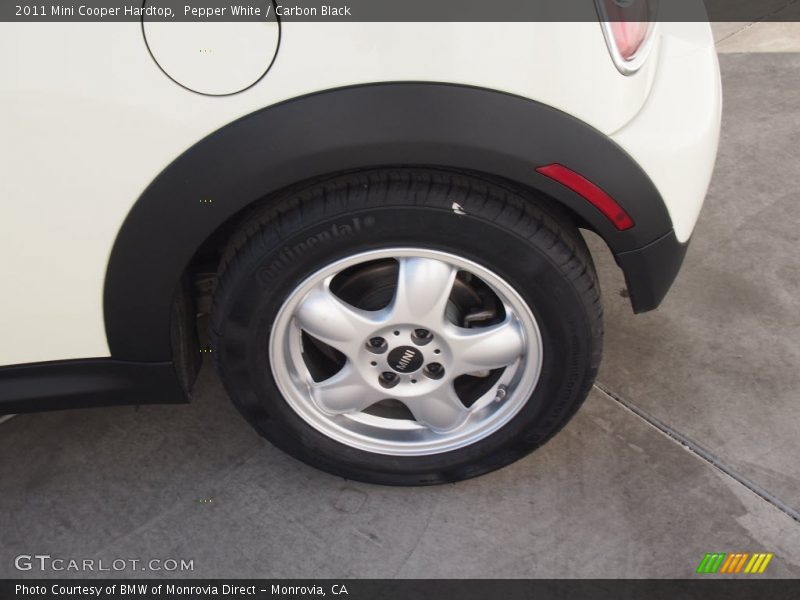 Pepper White / Carbon Black 2011 Mini Cooper Hardtop