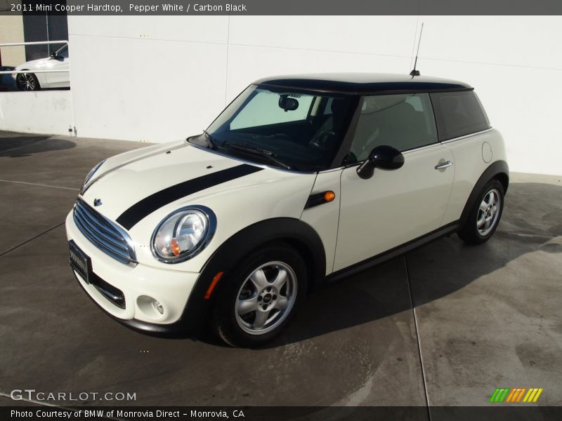 Pepper White / Carbon Black 2011 Mini Cooper Hardtop