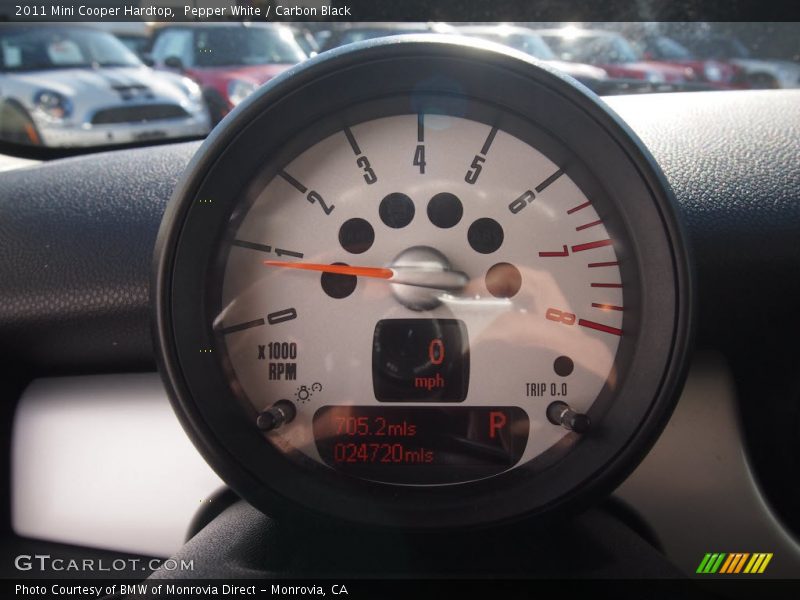 Pepper White / Carbon Black 2011 Mini Cooper Hardtop