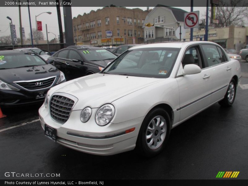 Pearl White / Gray 2006 Kia Amanti