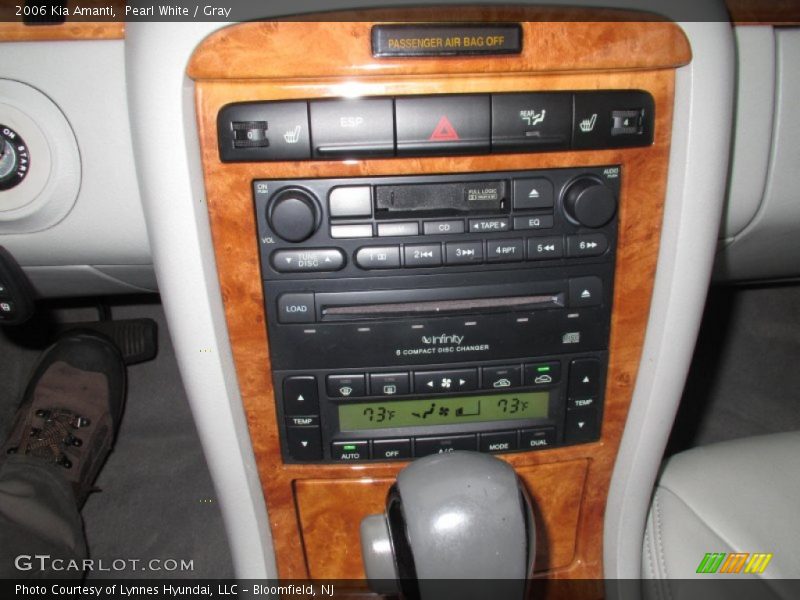 Pearl White / Gray 2006 Kia Amanti