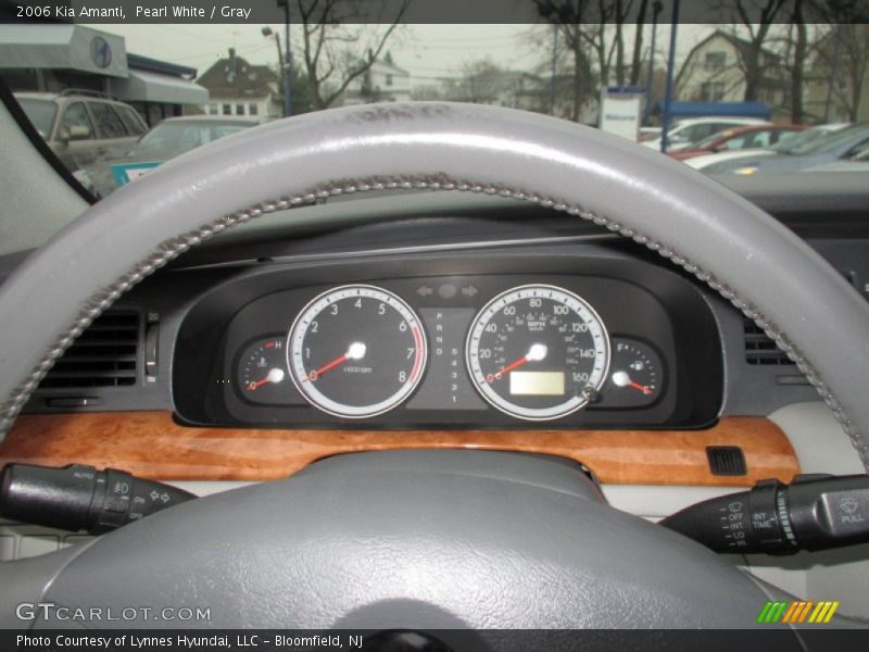 Pearl White / Gray 2006 Kia Amanti