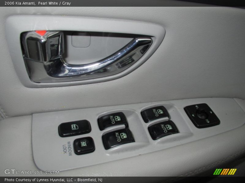 Pearl White / Gray 2006 Kia Amanti